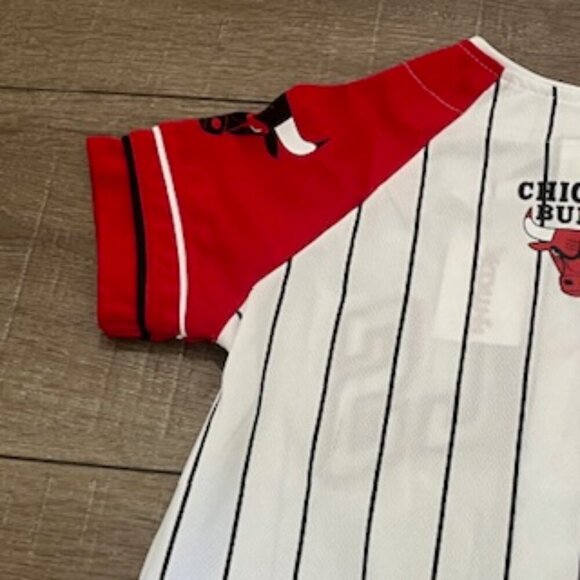 New Chicago NBA Bulls Youth‎ Jersey Boys 8 Button Up Embroidered Basketball NWT - Picture 11 of 11